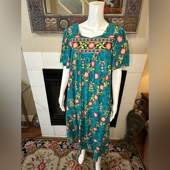 Vibrant Floral Maxi Dress in Teal and Pink Phases VTG 100% cotton - Picture 4 of 15